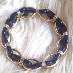 Black And Gold Tone Inter Woven Bracelet For Women Fashion. 🌴